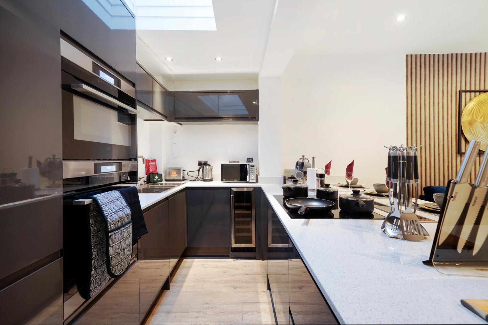 Charming 2 Bed House - Roof Terrace & Parking Vakantiehuis Londen